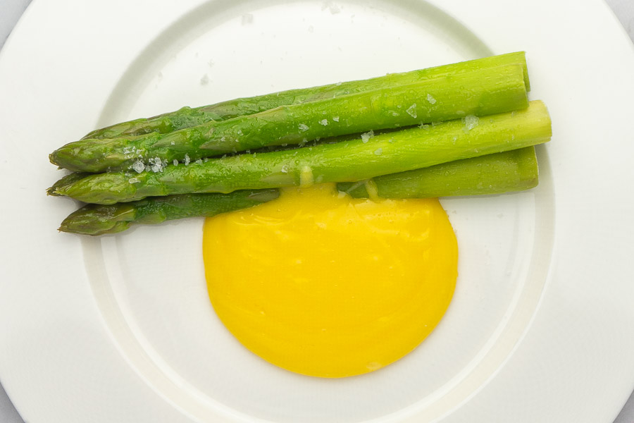 asparagus with hollandaise sauce