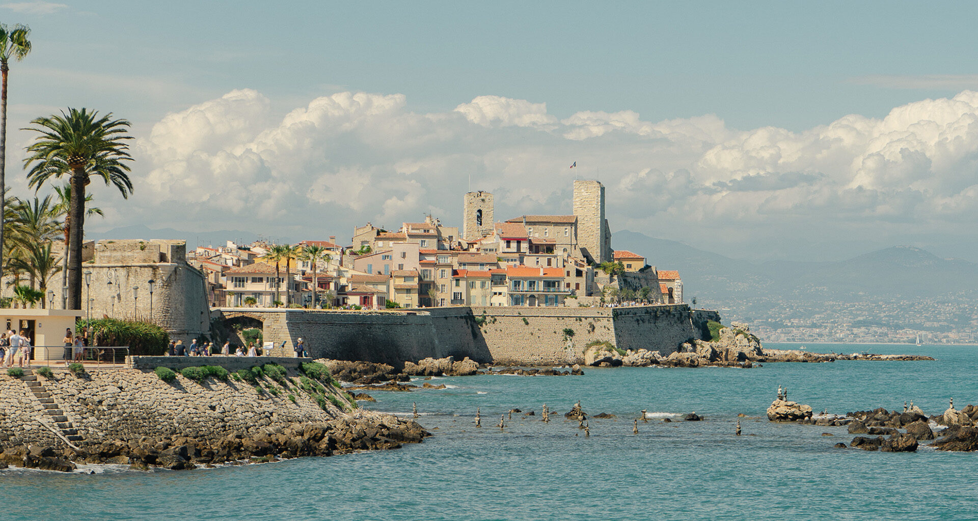 guide to Antibes France
