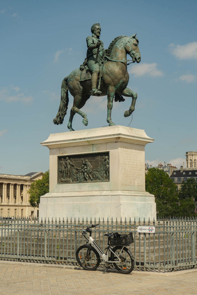 Pont Neuf statue Henry iv